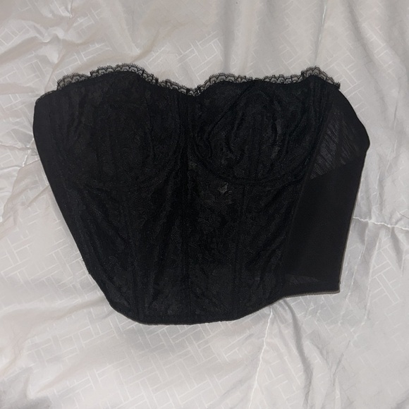Authentic Vintage Lace Bustier 🖤 - Picture 2 of 8